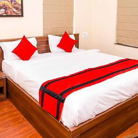 Oyo 7187 Earth Aromaa Hotel Колката Екстериор снимка