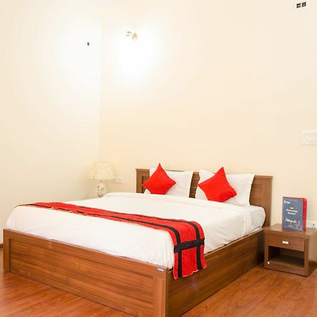 Oyo 7187 Earth Aromaa Hotel Колката Екстериор снимка