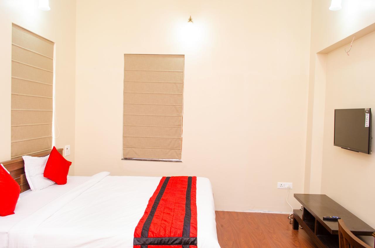 Oyo 7187 Earth Aromaa Hotel Колката Екстериор снимка