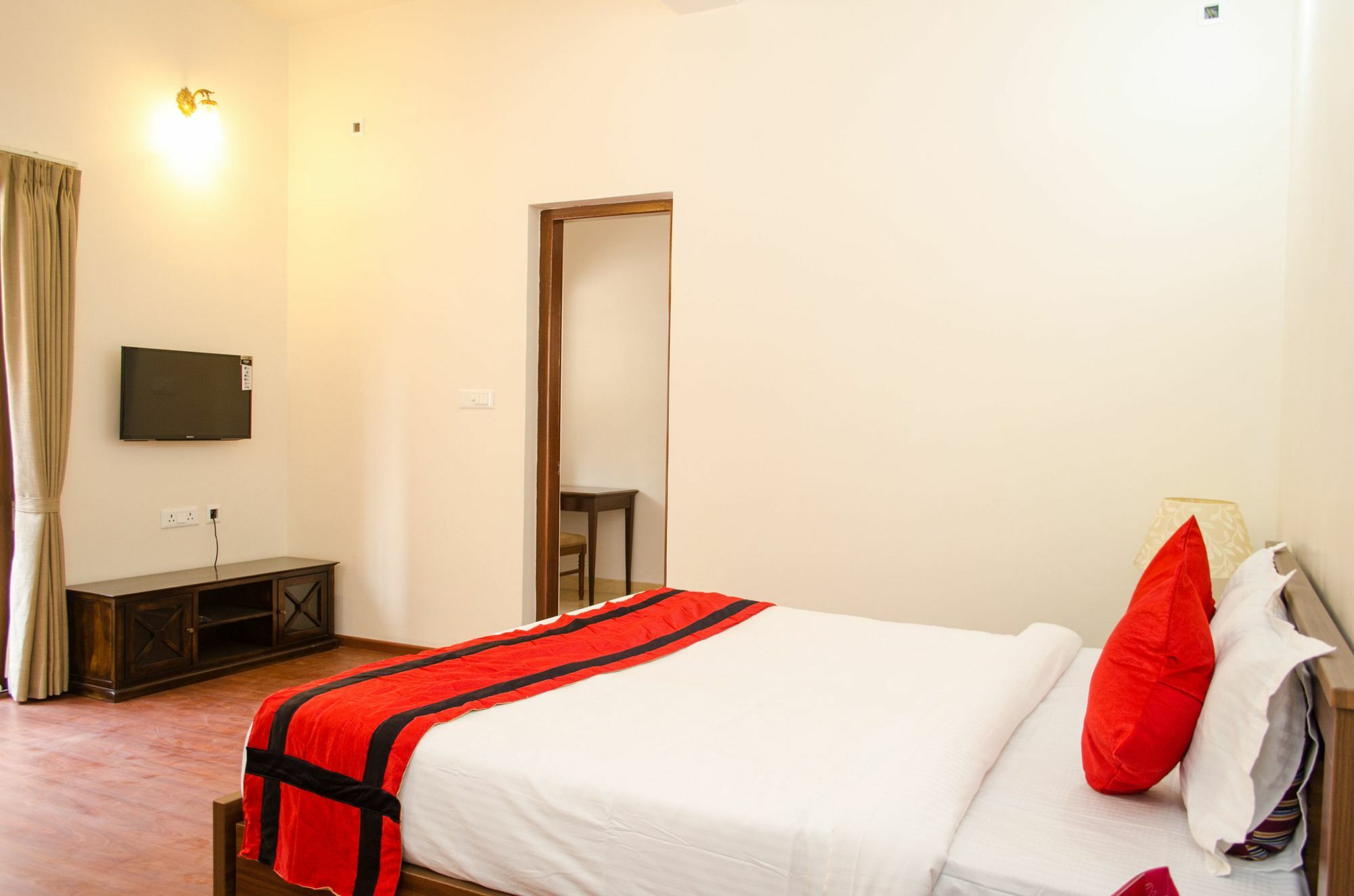 Oyo 7187 Earth Aromaa Hotel Колката Екстериор снимка